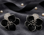 Black flower stud