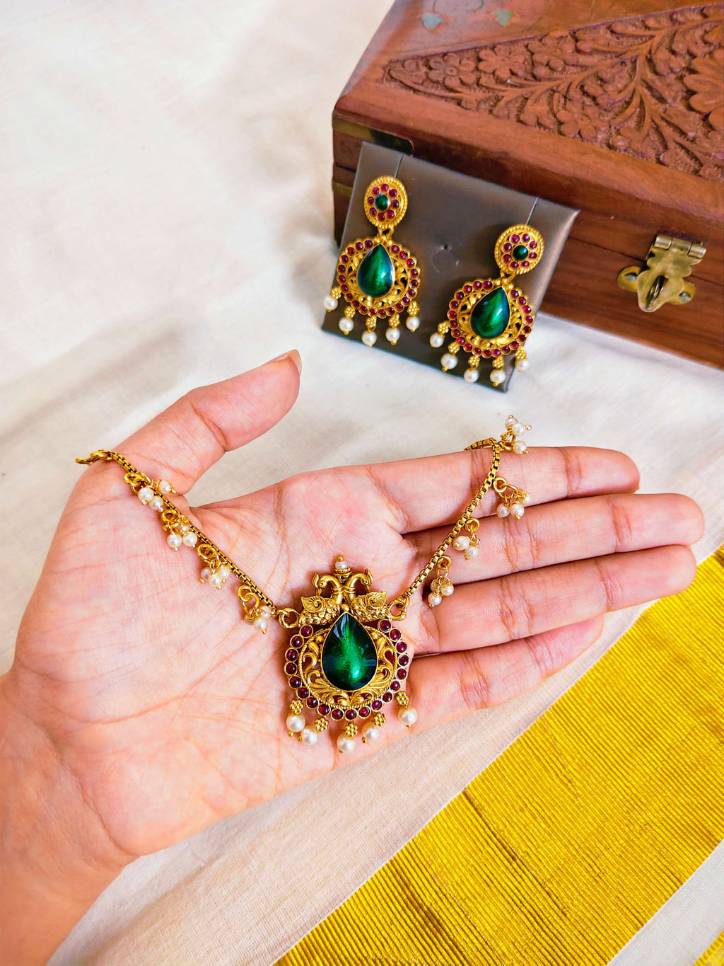 Marataka Mayuri Pendant Set | TRDCH-1