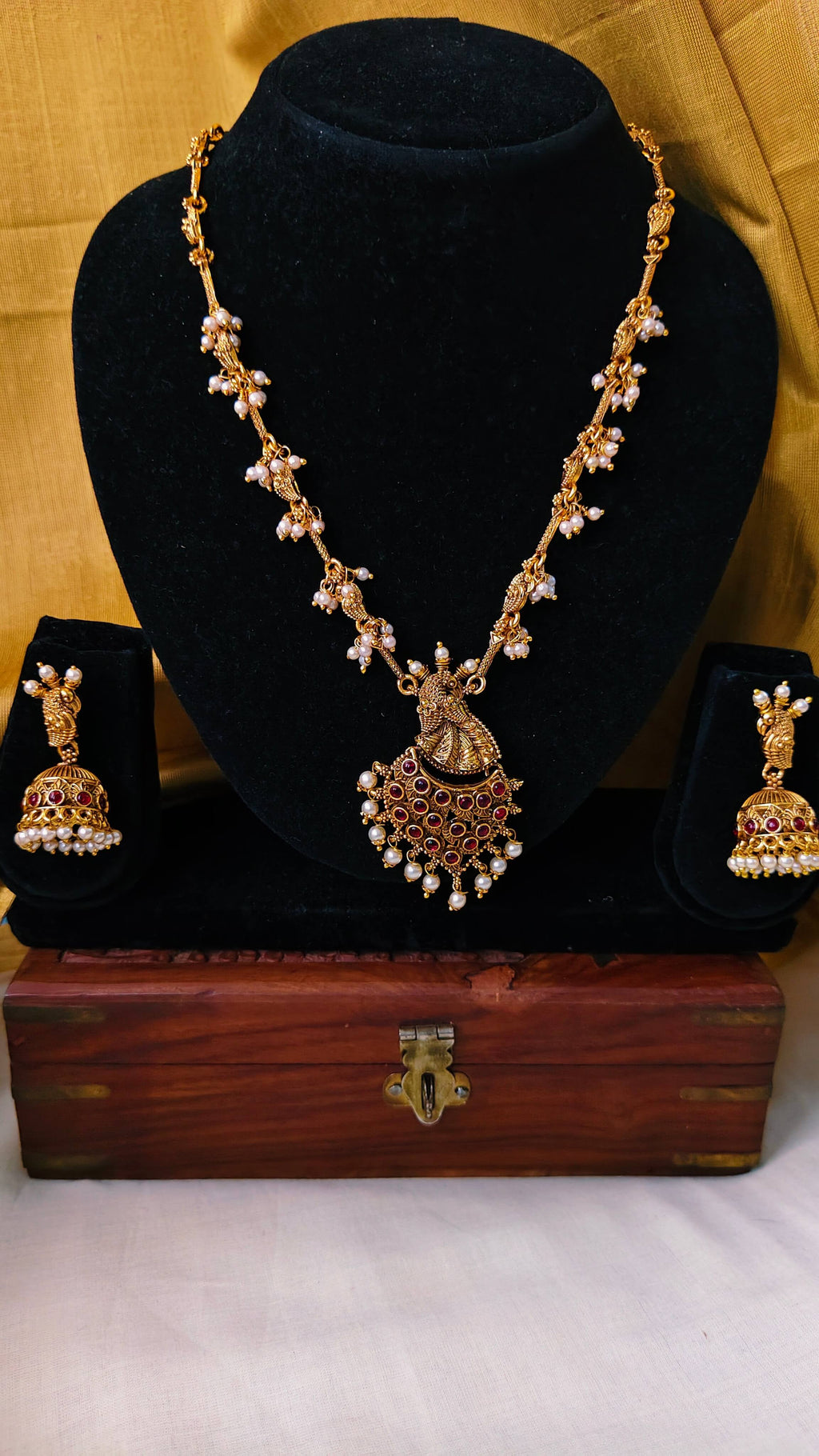 Antique Mayura Pearl Elegance Set | TRDNK-79