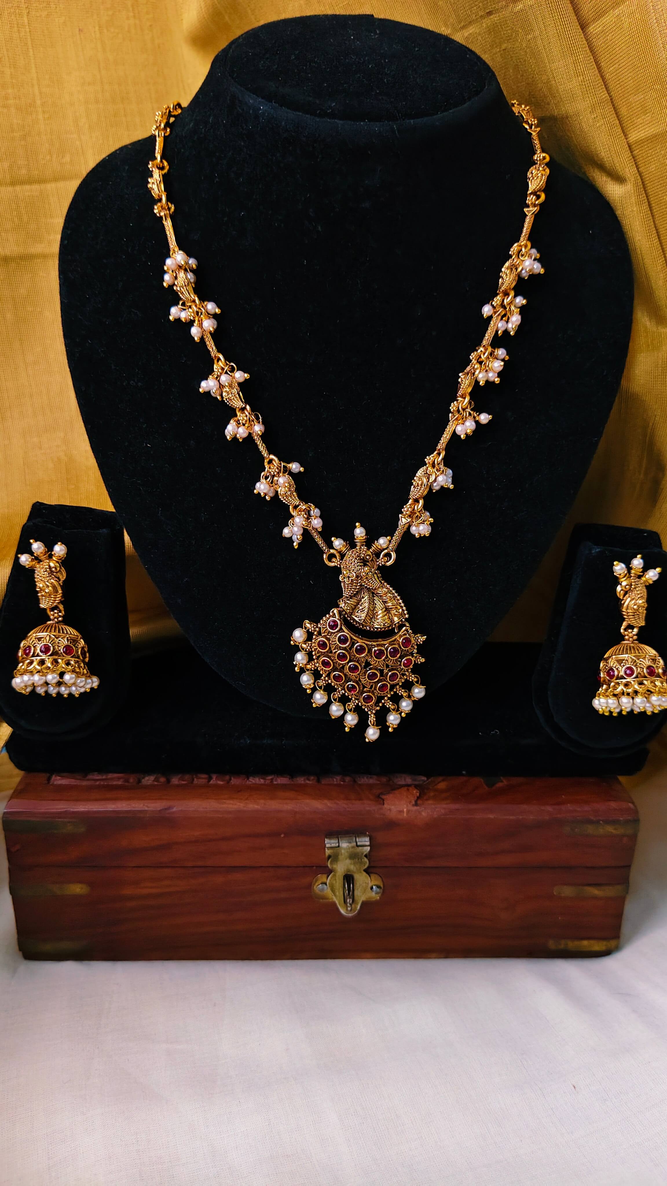 Antique Mayura Pearl Elegance Set | TRDNK-79