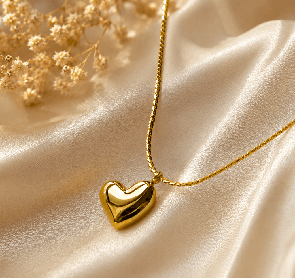Heart pendant necklace