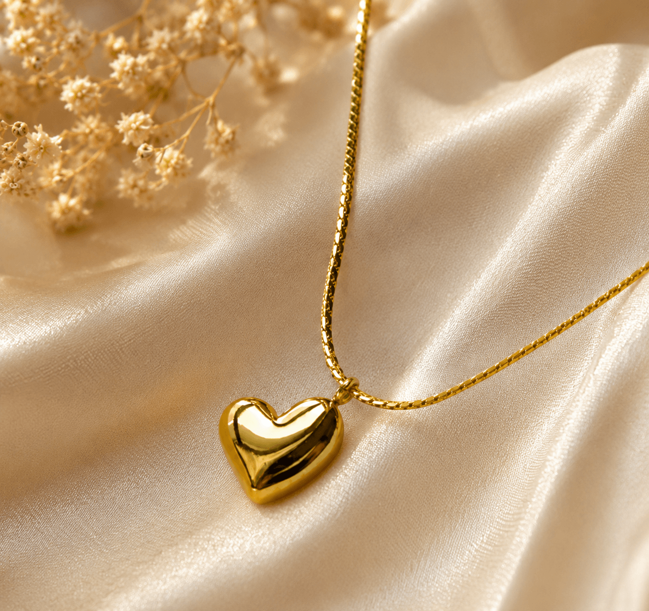 Heart pendant necklace