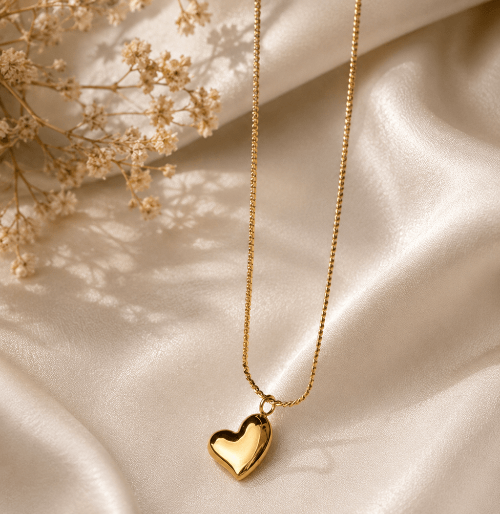 Heart pendant necklace