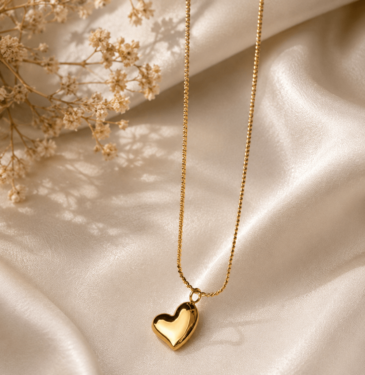 Heart pendant necklace