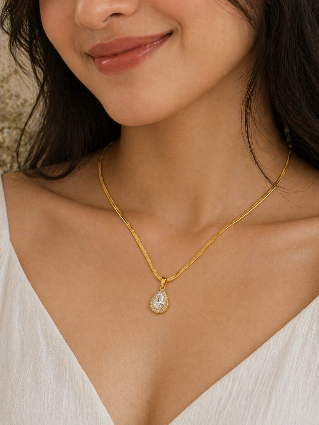 Gold Plated Snake Chain With a Drop Shaped Pendant