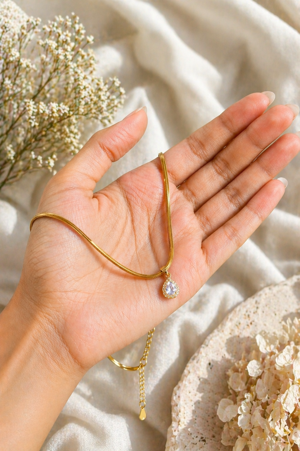 Gold Plated Snake Chain With a Drop Shaped Pendant