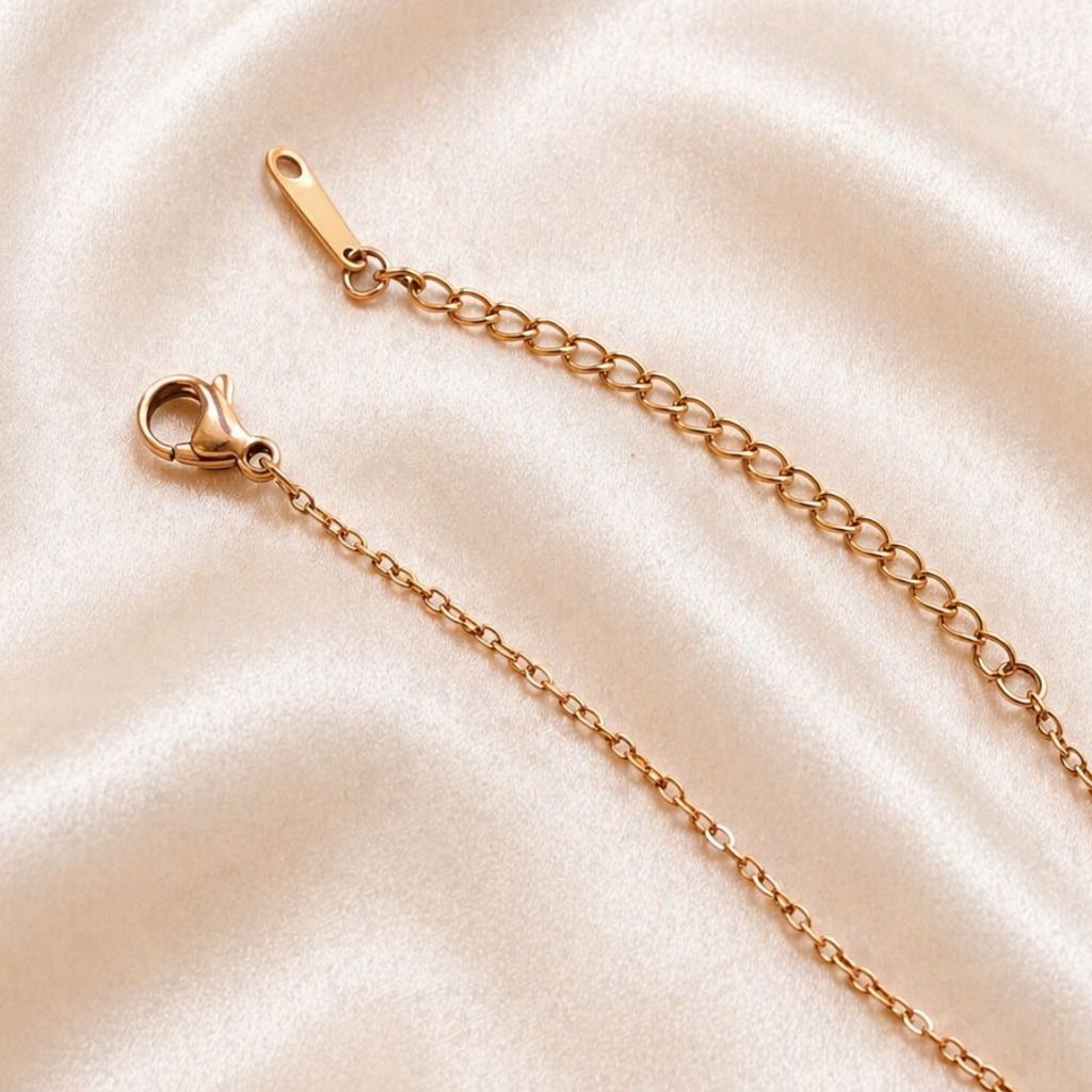 Rose gold chain with heart shaped pendant