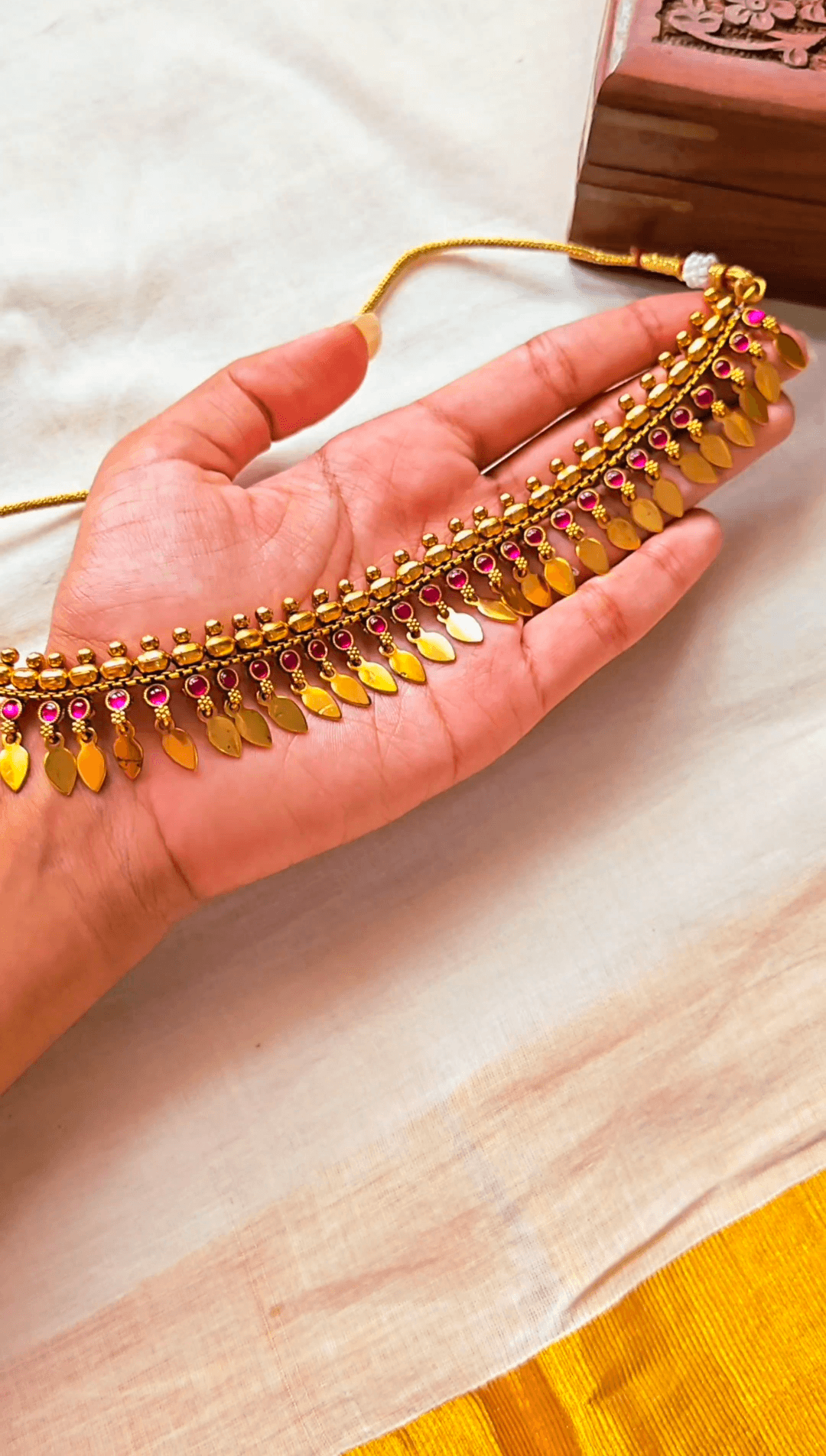 Antique Gold-Tone Pink Stone Ilakkathali Choker Necklace Set | TRDNK-25